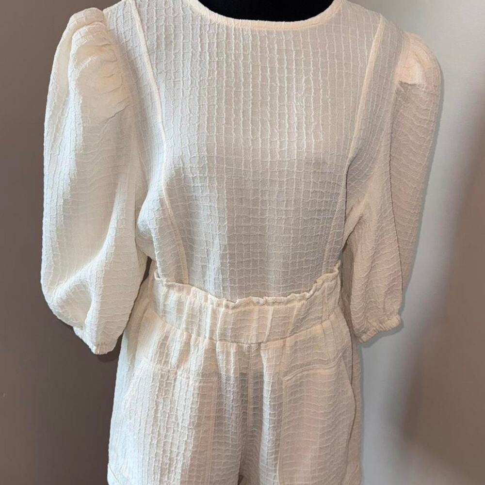 NWT Women's Cream Matching Set Size Large